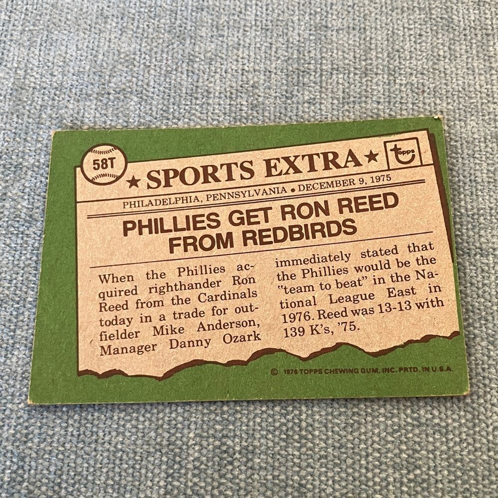 1976 Topps Philadelphia Phillies Baseball Card Trading Card - Picture 2 of 2